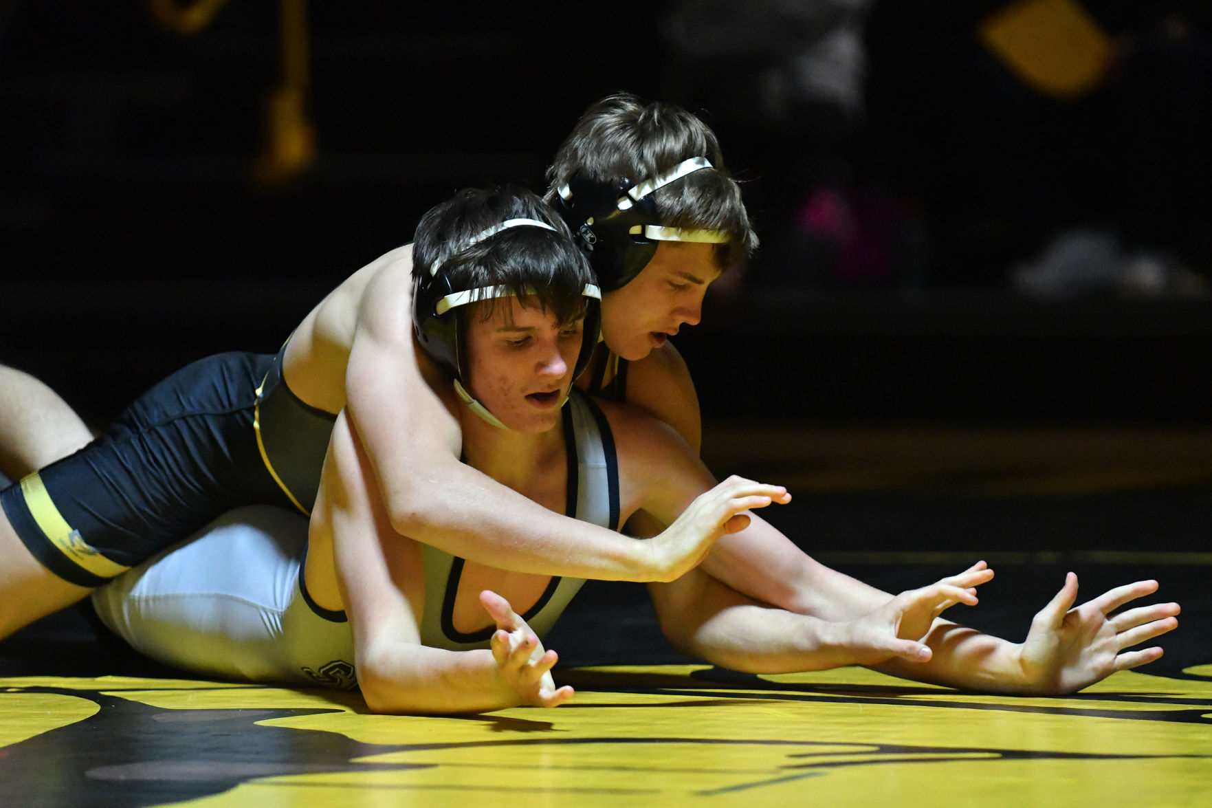 Pleasant Valley vs Bettendorf wrestling.